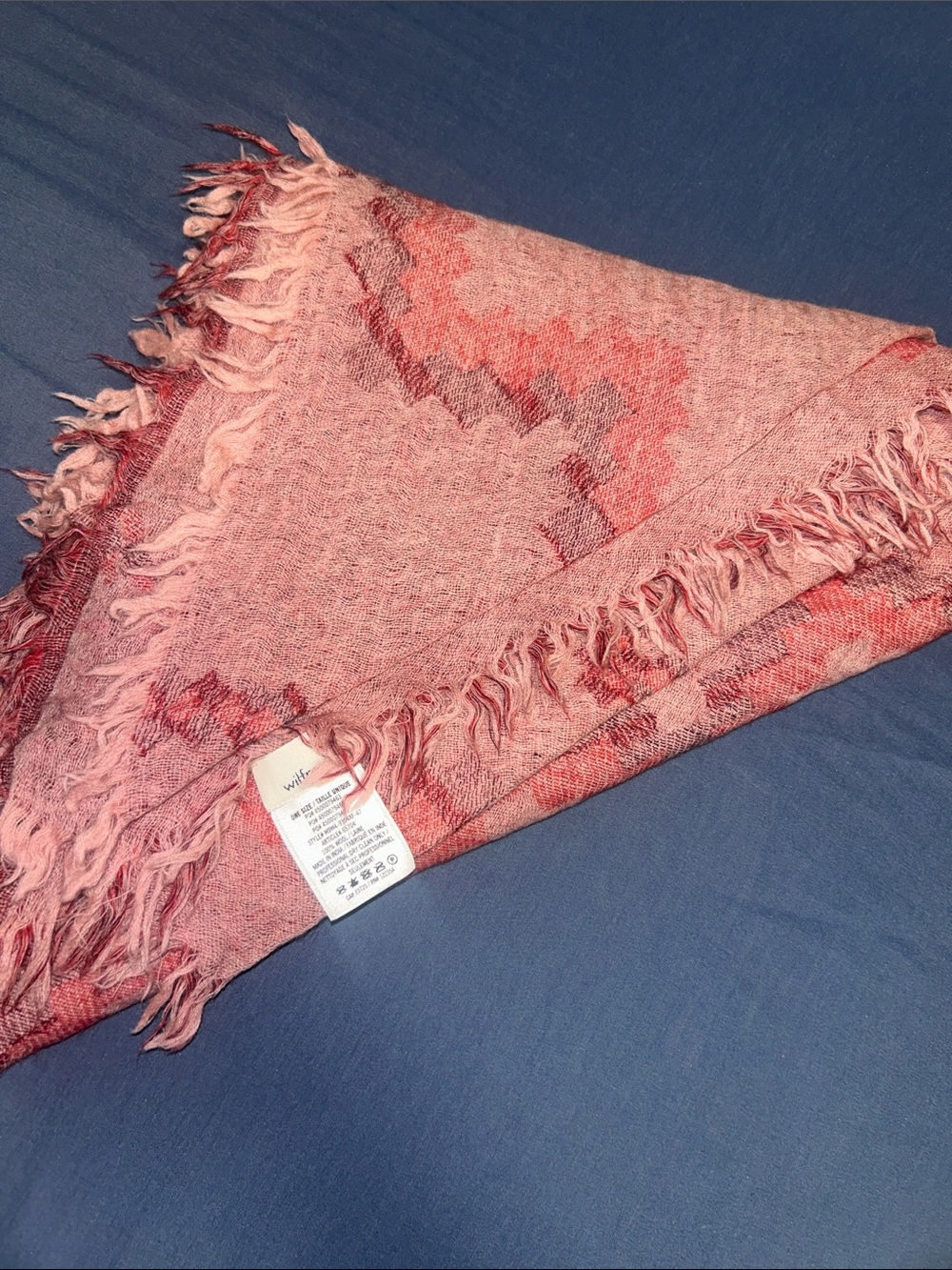Aritzia Wilfred TRIANGULAR SCARF IN MERINO WOOL - Picture 7 of 8